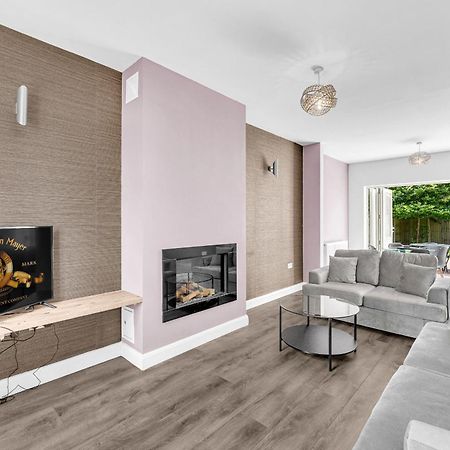 Brook Meadow House, 4 Bed House, Manchester Astley  Екстер'єр фото
